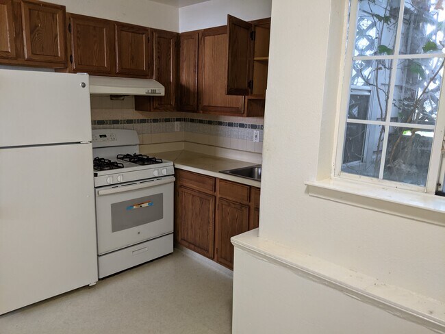 Building Photo - 3926 Cabrillo St