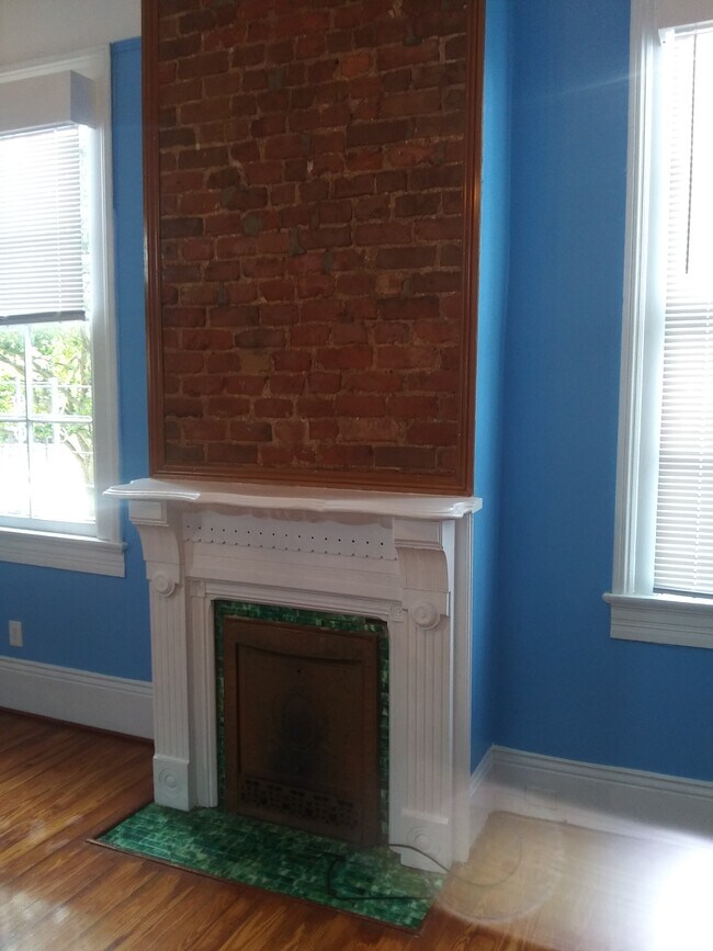 Front room - 2851 Carondelet St