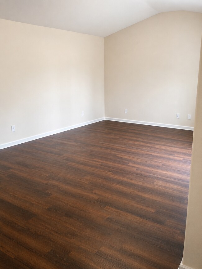 Building Photo - 24 Miller Park Cir