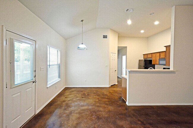 Building Photo - 240a Anne Louise Dr