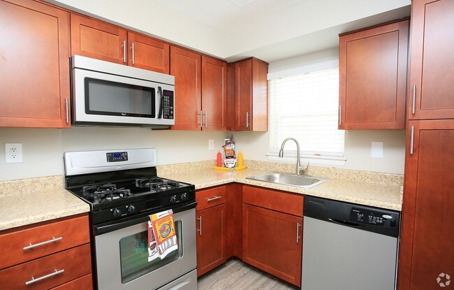 Kitchen-Partially Renovated - Middlebrooke Apartments