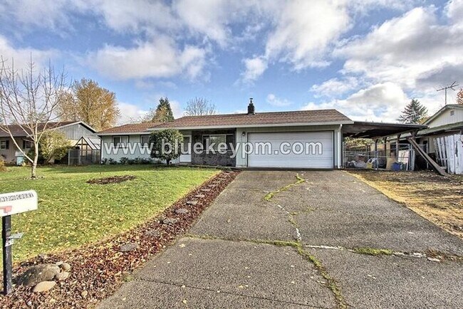 Building Photo - 3 Bed, 2 Bath Home with Large Yard in Burt...