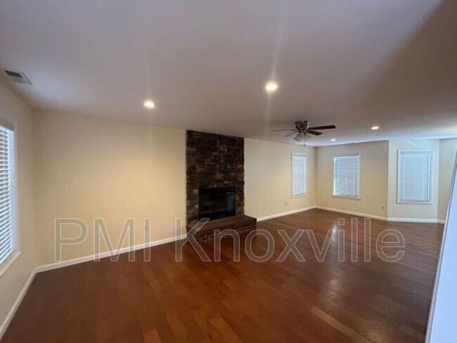 Foto del edificio - 7682 Pine Grove Providence Rd