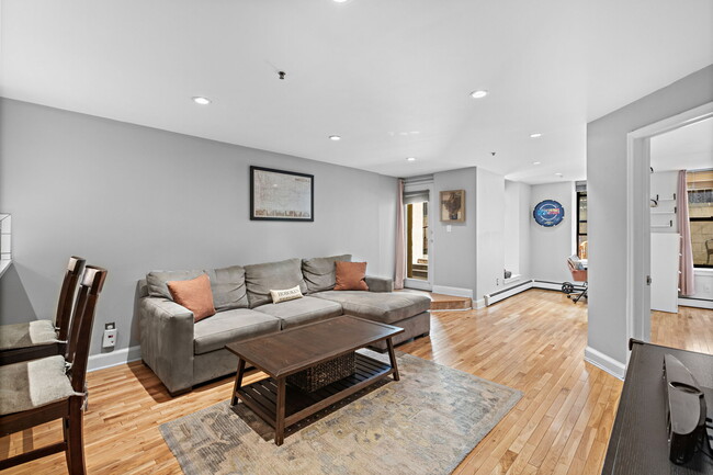 Building Photo - 1115 Willow Ave