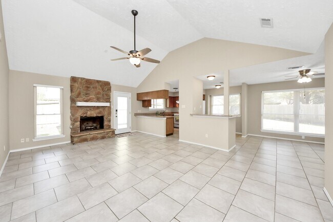 Foto del edificio - 14718 Windfern Forest Dr