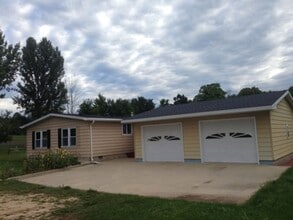 Building Photo - 6890 Cram Rd
