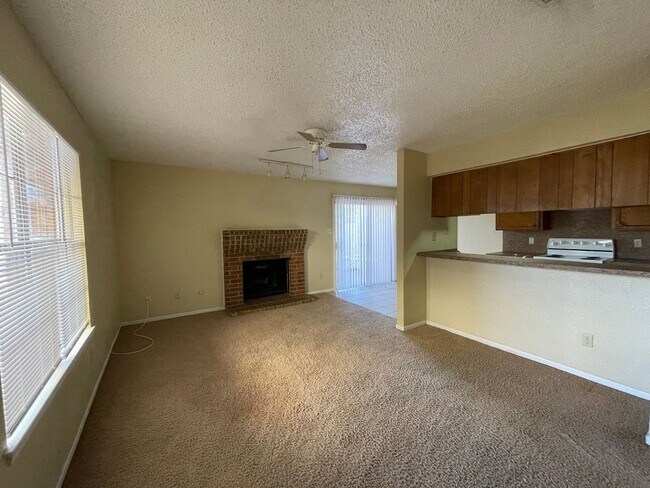 Foto del edificio - 1103 Covey Ln