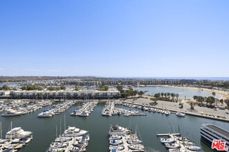 Building Photo - 4267 Marina City Dr