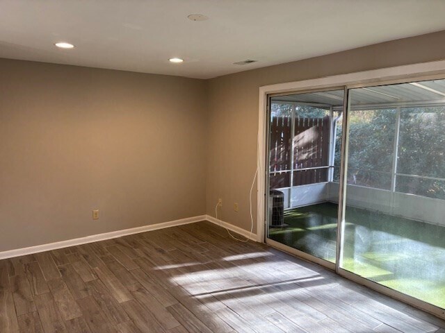 Foto del edificio - 19 Edward Dr