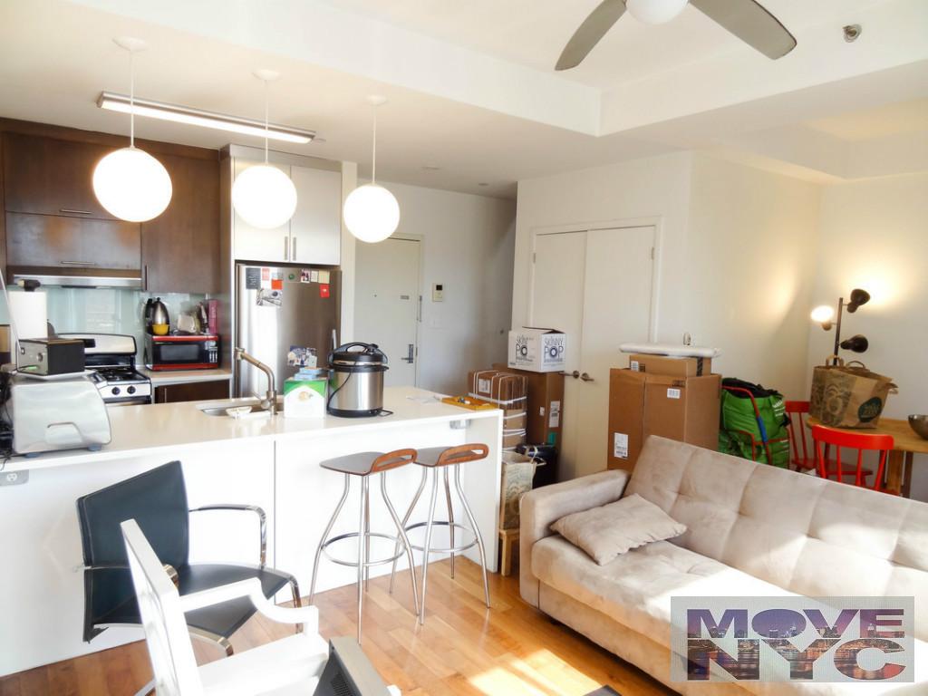 Foto principal - 443 Warren St