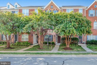 Building Photo - 23058 Weybridge Square