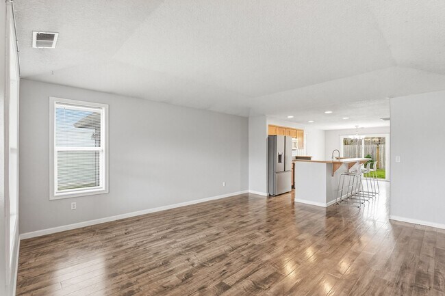 Foto del edificio - Beautiful 3 Bedroom, 2 Bath Home with Open Concept & Spacious Backyard