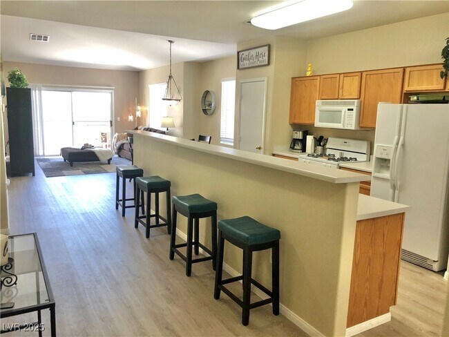 Foto del edificio - 701 Peachy Canyon Cir