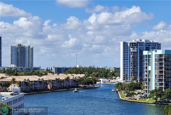 Foto del edificio - 3725 S Ocean Dr