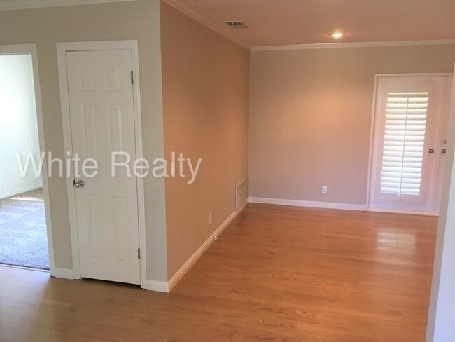 Foto del edificio - Charming 3 Bedroom Single-Family Home!