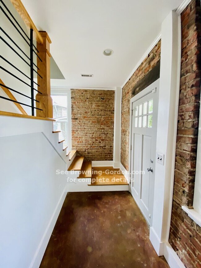 Building Photo - 1403 Tremont Ave