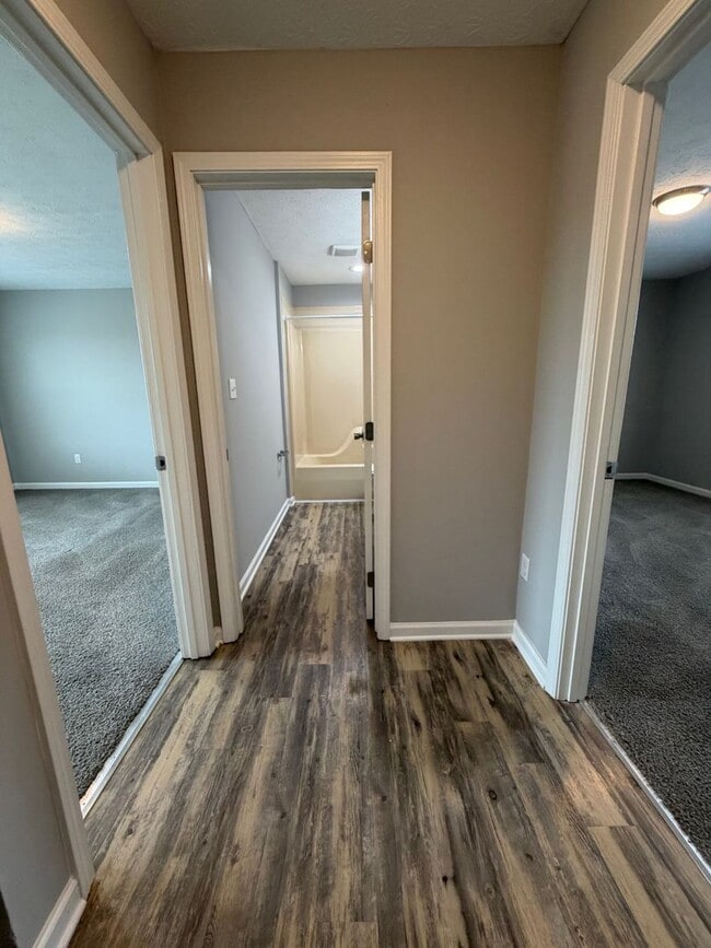 Building Photo - 416 Garden City Dr