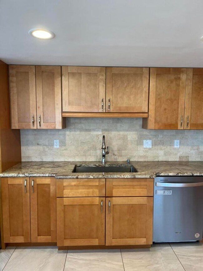 Photo - 155 Yacht Club Dr House