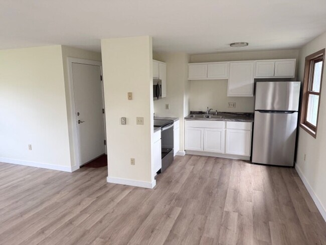 Foto del edificio - 3 Bedroom, Cortland
