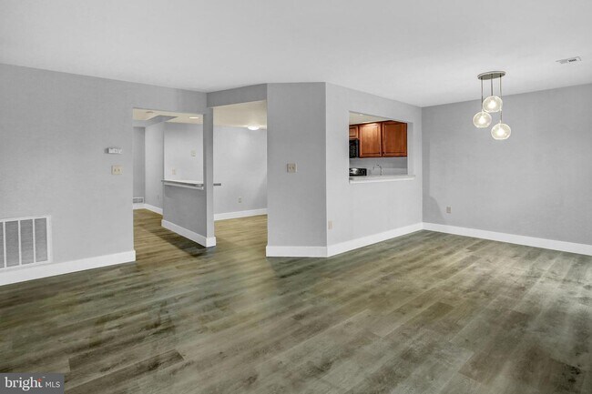 Foto del edificio - 344 Stonehedge Ln
