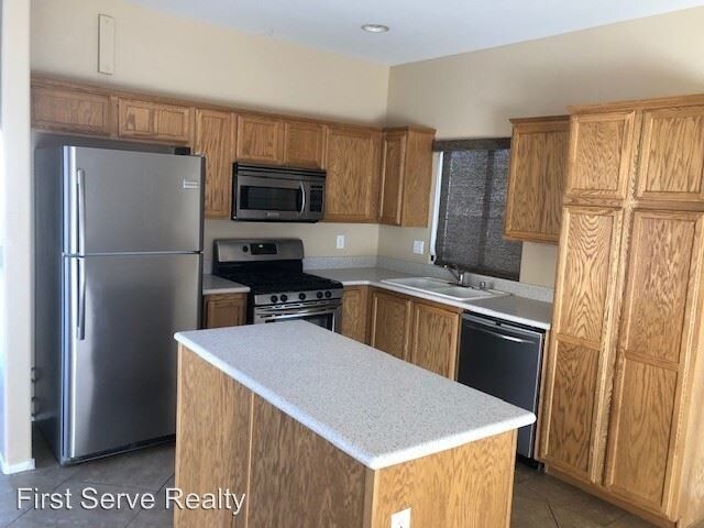 Foto del edificio - 3 br, 2.5 bath House - 3565 Terraza Mar Ave.