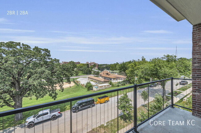 Foto del edificio - Brand New Hyde Park 2 Bed 2 Bath