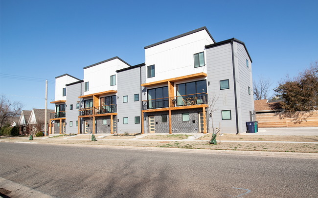 Building Photo - 1631 NW 21st St