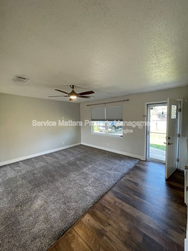Building Photo - 5057 Pennington Ln
