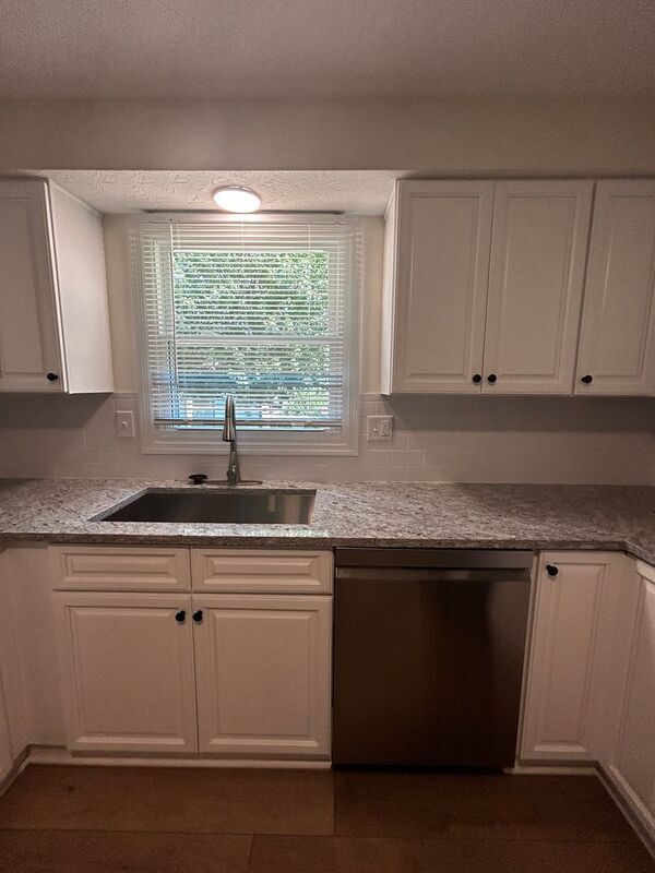 Foto del edificio - 1298 Serenity Ln