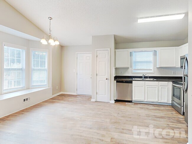 Building Photo - 115 Huntington Way