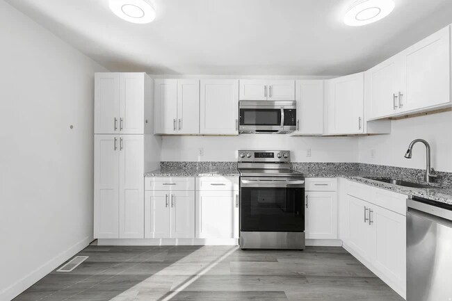 Building Photo - 6876 S 90 E