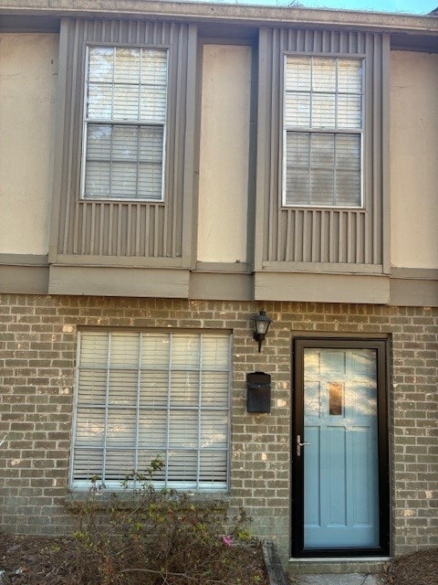 Building Photo - 220 Elm St