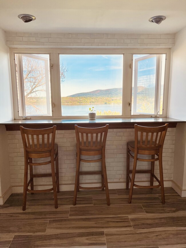 Breakfast with a view! - 222 Montgomery St