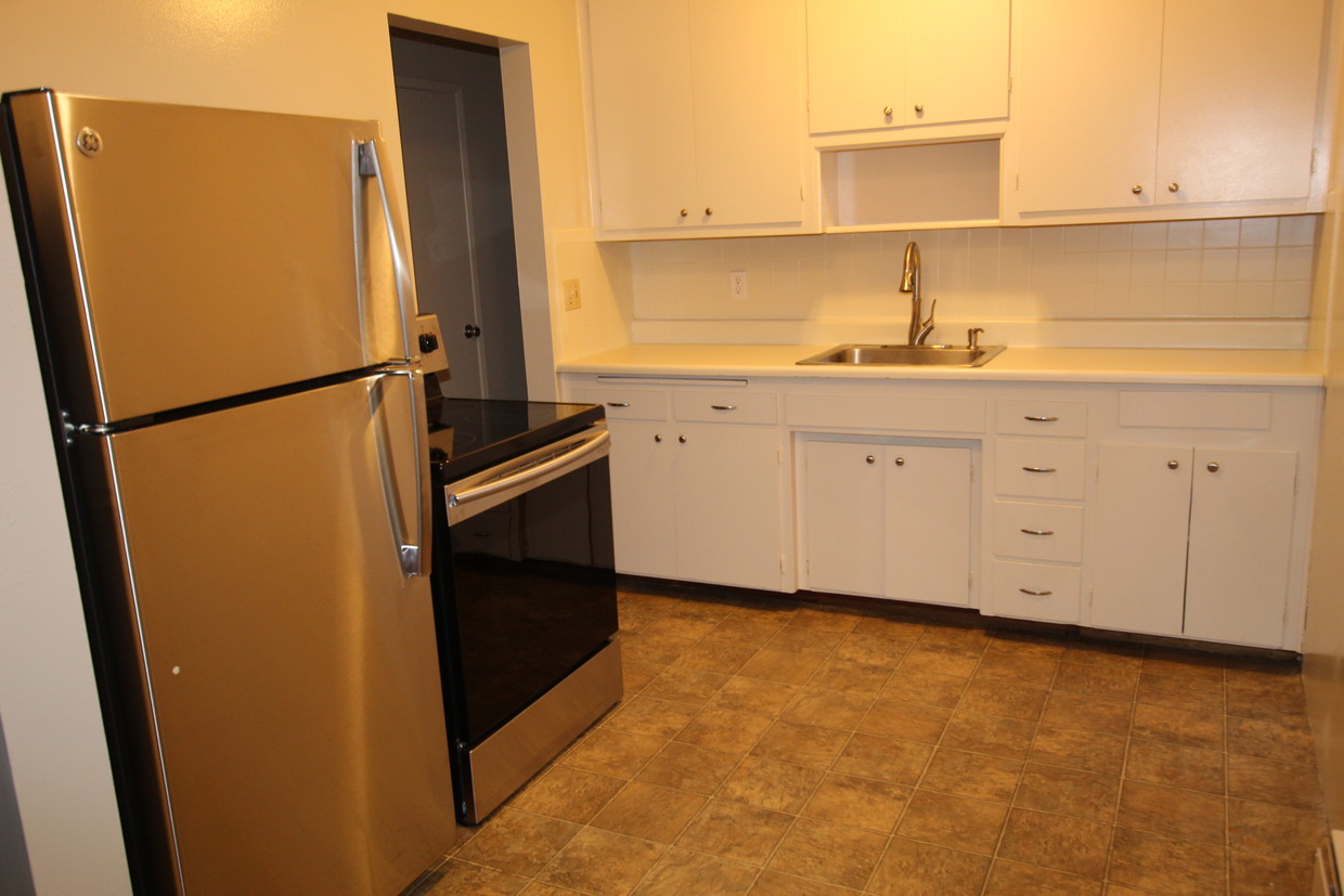 Foto principal - 5001 S Thistle St