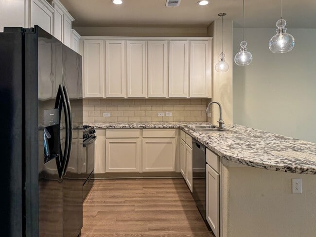 Foto del edificio - 5541 Evanston Ln