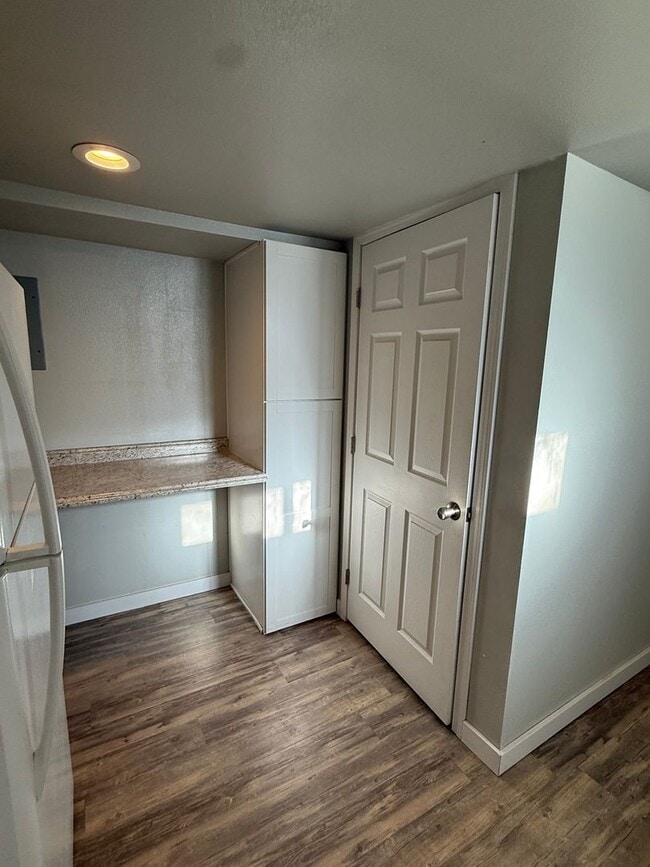 Building Photo - 434 Wicks Ln