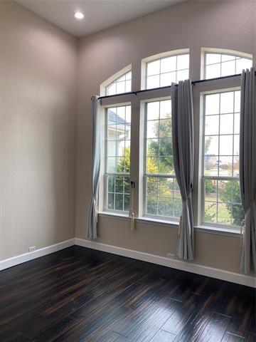 Foto del edificio - 2920 Pinehurst Ln