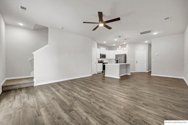 Building Photo - TOWNHOME LOCATED IN NORTHEAST COLUMBIA