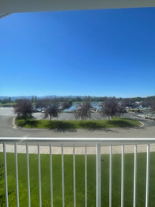 Building Photo - 2 br, 2.5 bath House - 2024 Marina Court