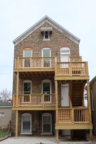 Primary Photo - 2345 S Whipple St