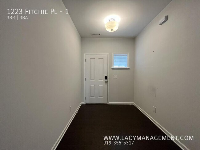 Foto del edificio - 1223 Fitchie Pl