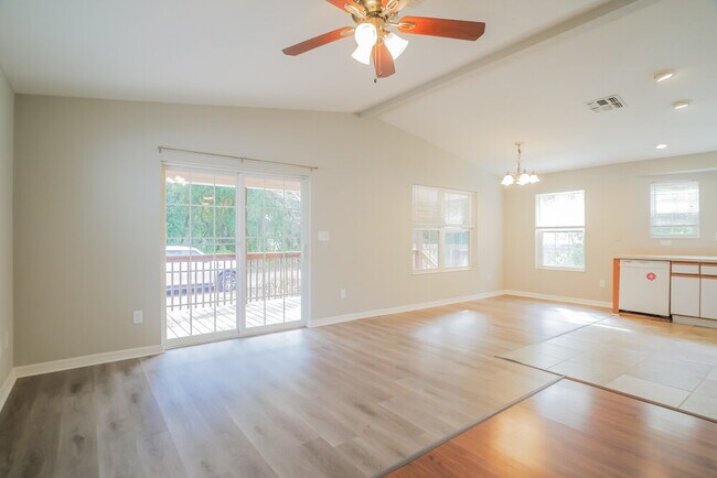 Foto del edificio - 1357 Mattie St