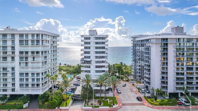 Foto del edificio - 8911 Collins Ave