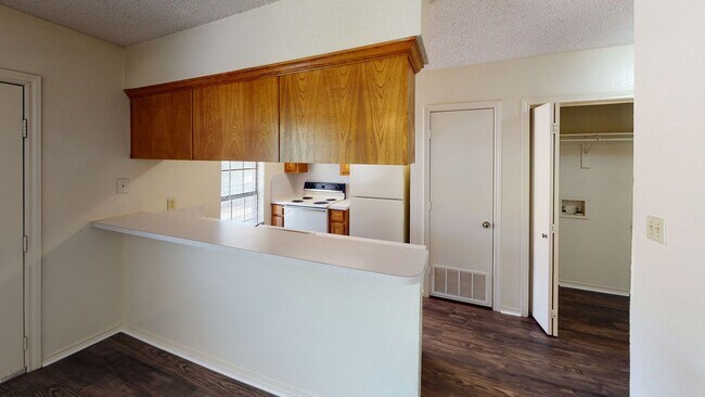 Photo - Walking Distance to UNT Apartment