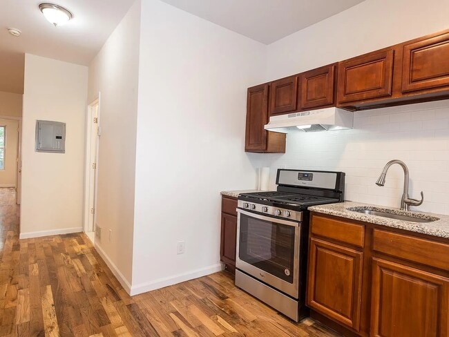 Foto del edificio - 634 Court St