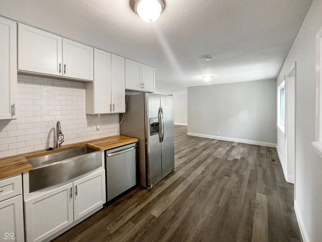 Building Photo - 8124 Goldenrod Ct