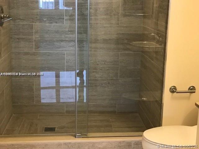 Building Photo - 19501 W Country Club Dr