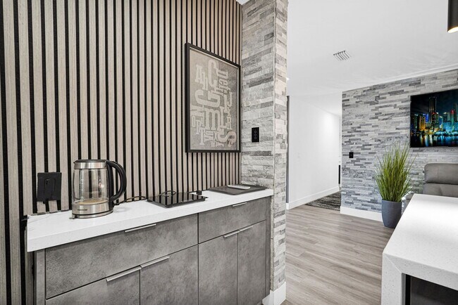 Foto del edificio - 1420 S 24th Ter