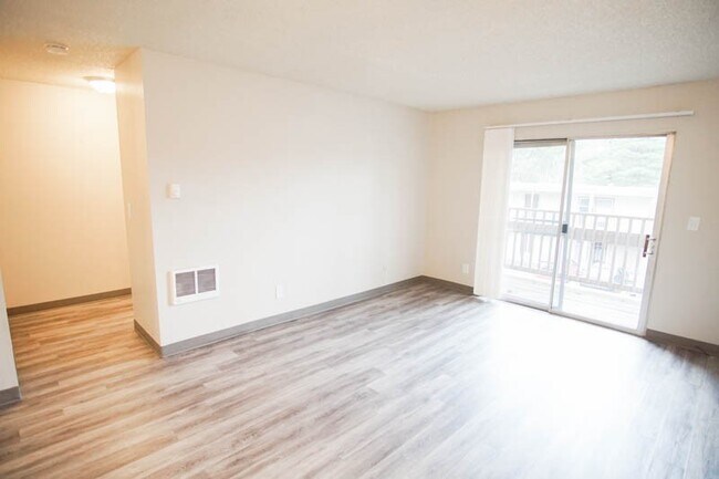 Foto del edificio - 1 Bdr w/Large Closets, DW, & Private Balcony! $500 Bonus!