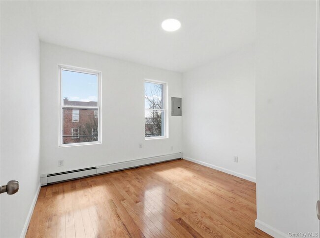 Foto del edificio - 2857 Lawton Ave